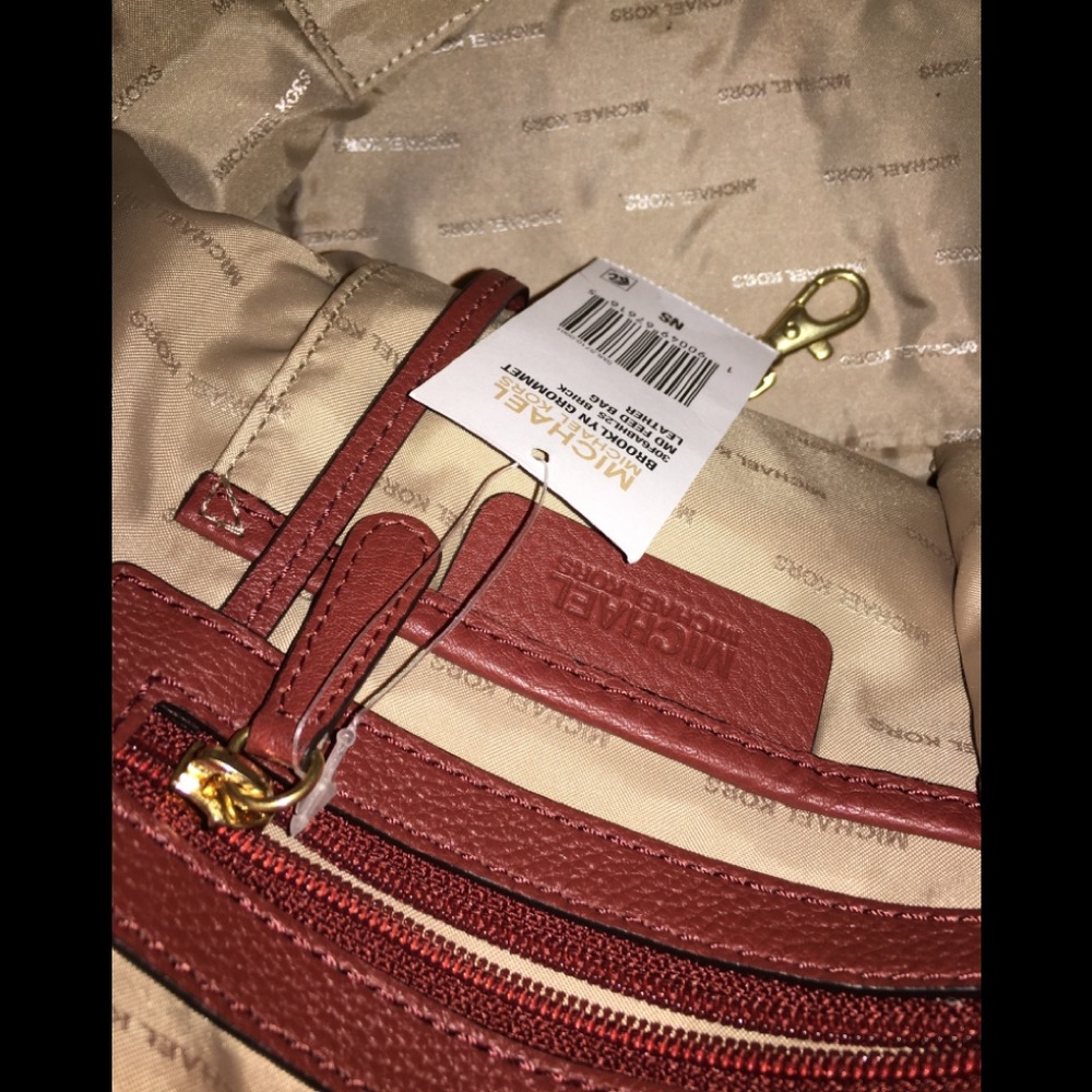 ⭐️⭐️⭐️3X HP⭐️ ⭐️⭐️ 💯 Authentic Michael Kors Brooklyn Grommet Feed Bag - Picture 14 of 16
